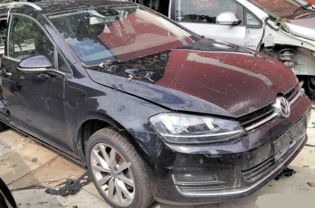 Volkswagen Golf 7 2.0 TDI 2014 Predám DVERE pravé predné PRA