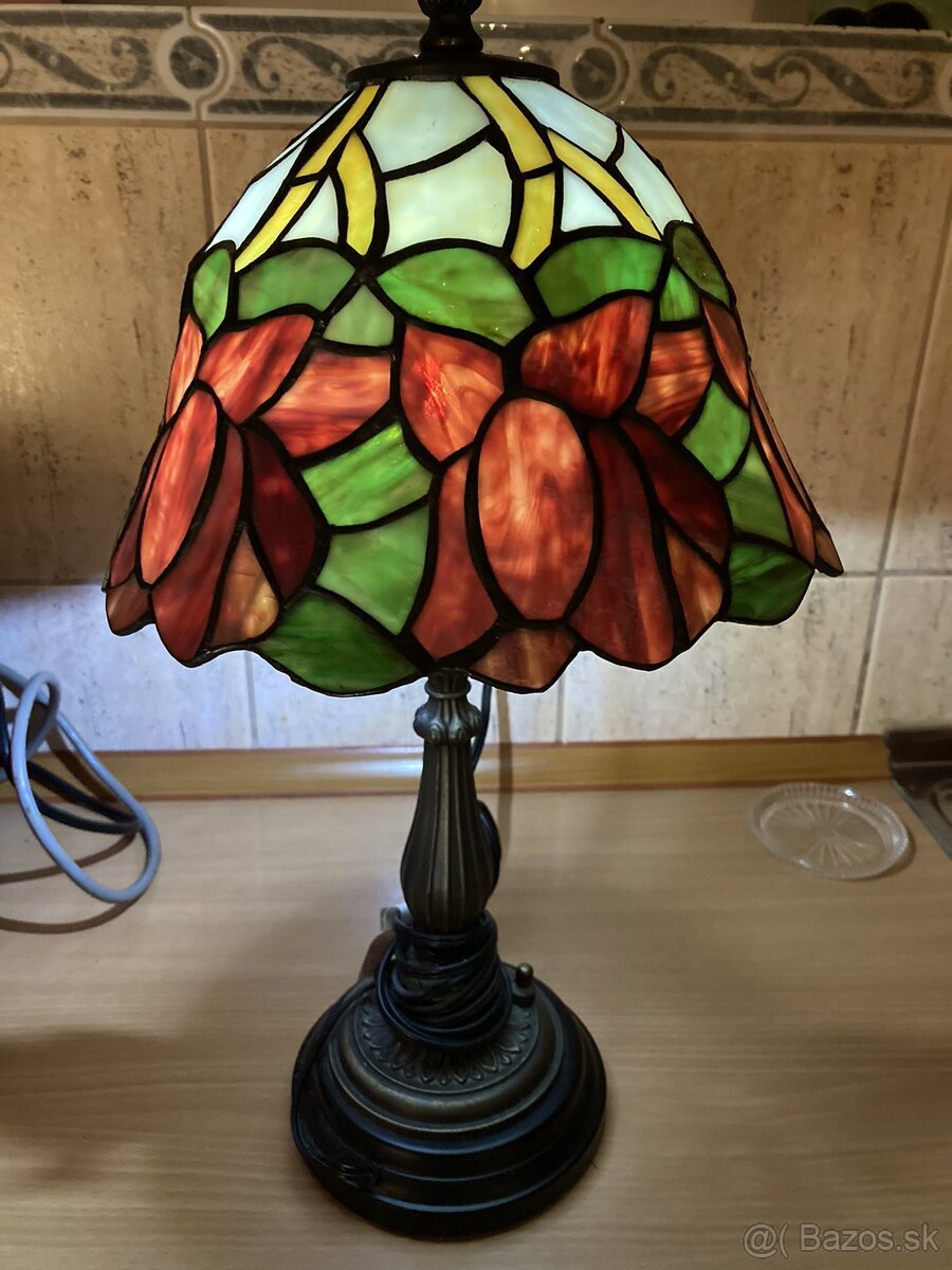 tiffany stolná lampa