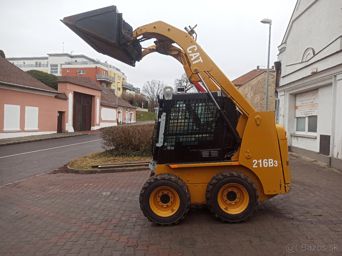 Smykový nakladač CAT 216B3 rv2014 600m.h Bobcat Volvo