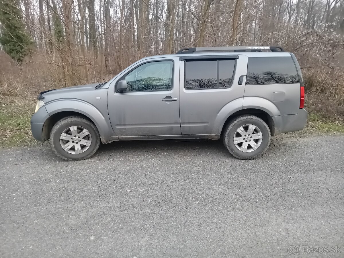 Nissan pathfinder 2,5