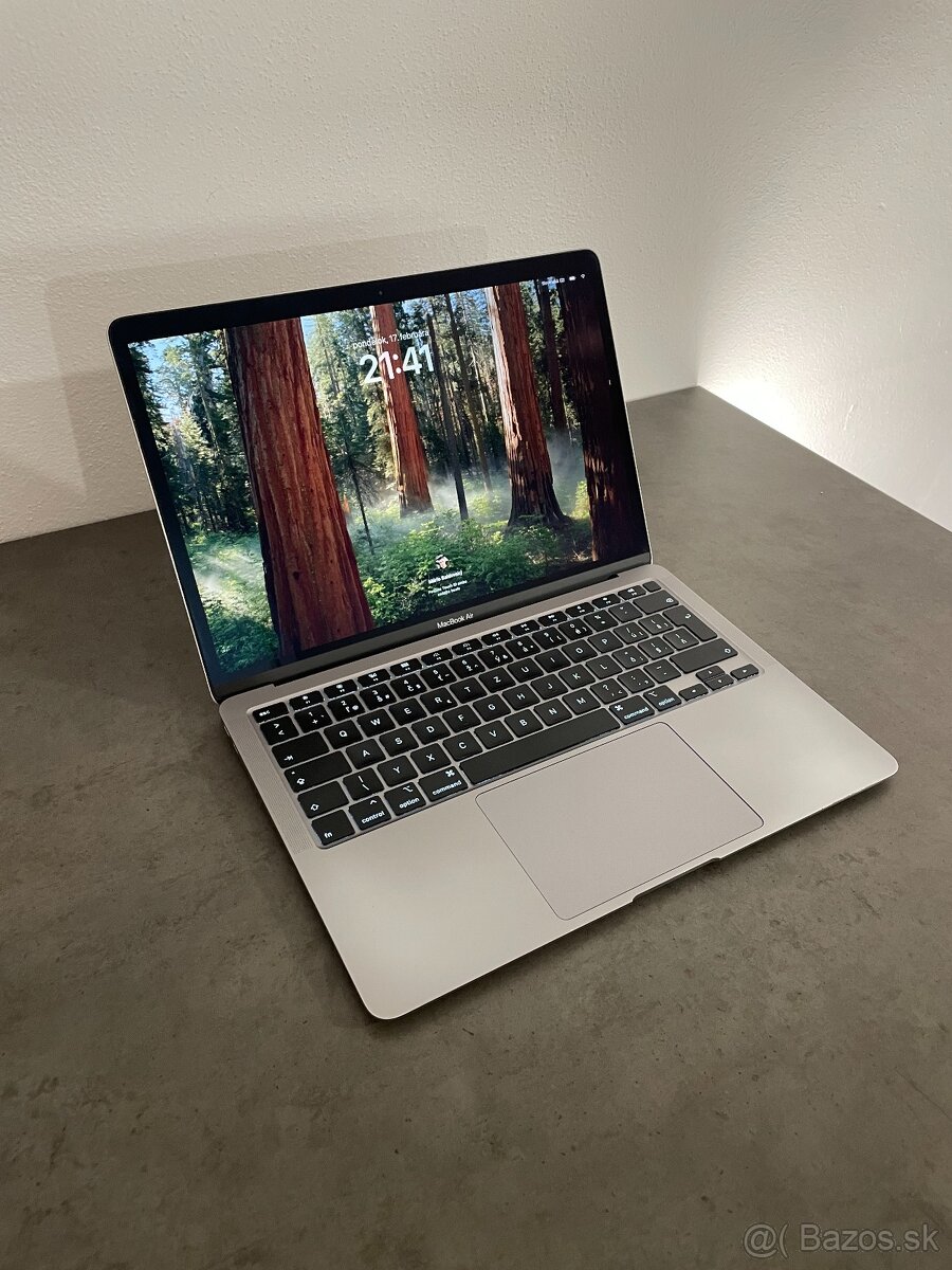 Apple MacBook Air (2020) 256 GB - Vesmírne sivý