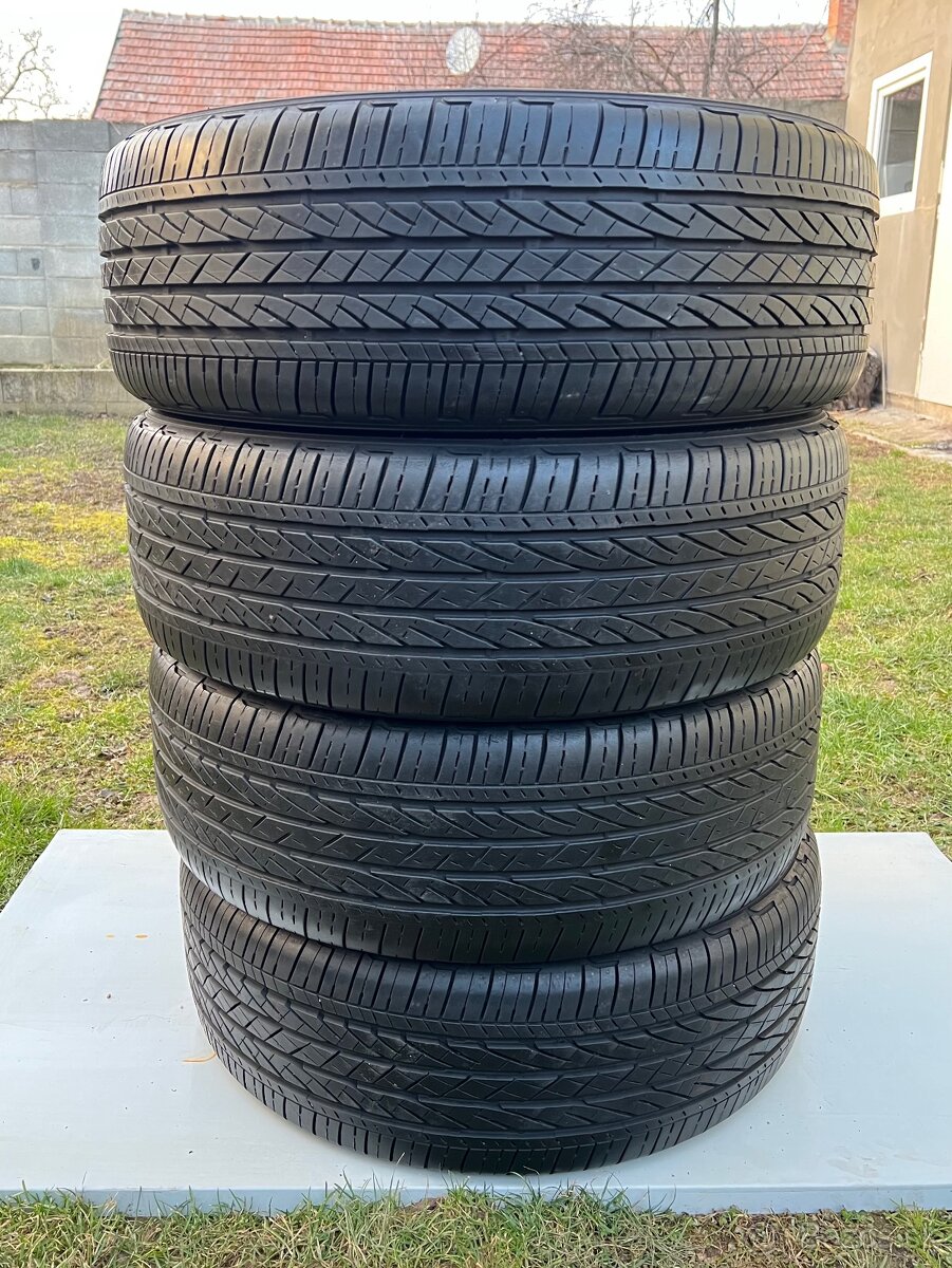 215/60 r17 celoročné Bridgestone 96H