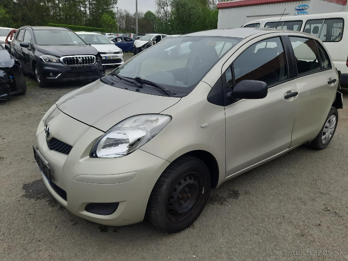 Toyota yaris 1,0 vvti náhradní díly 06- barva 5a7