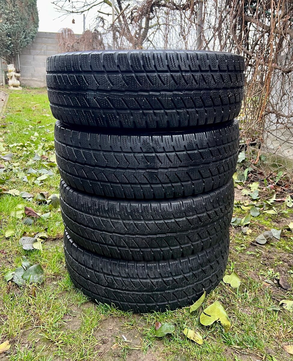 205/65 r16C zimné SEMPERIT 107/105T