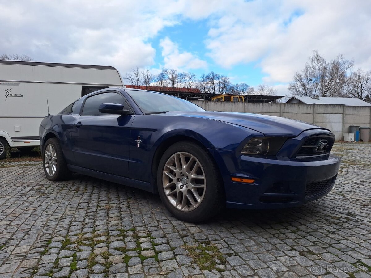 FORD MUSTANG 3.7 PREMIUM 2014