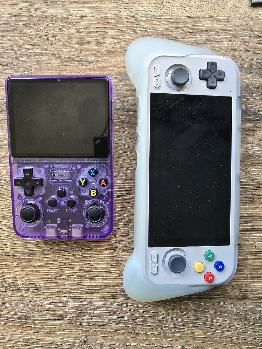 Retroid pocket 4 pro + R36s