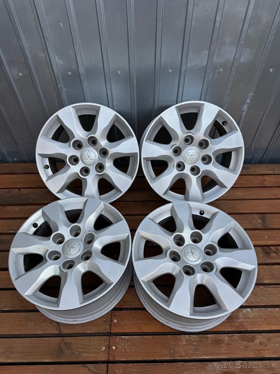 ORIG.MITSUBISHI PAJERO VAGÓN  R17 6x139.7 ALU DISKY