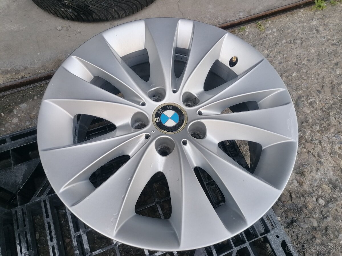 Alu sada = 5x120 = R17 = original BMW