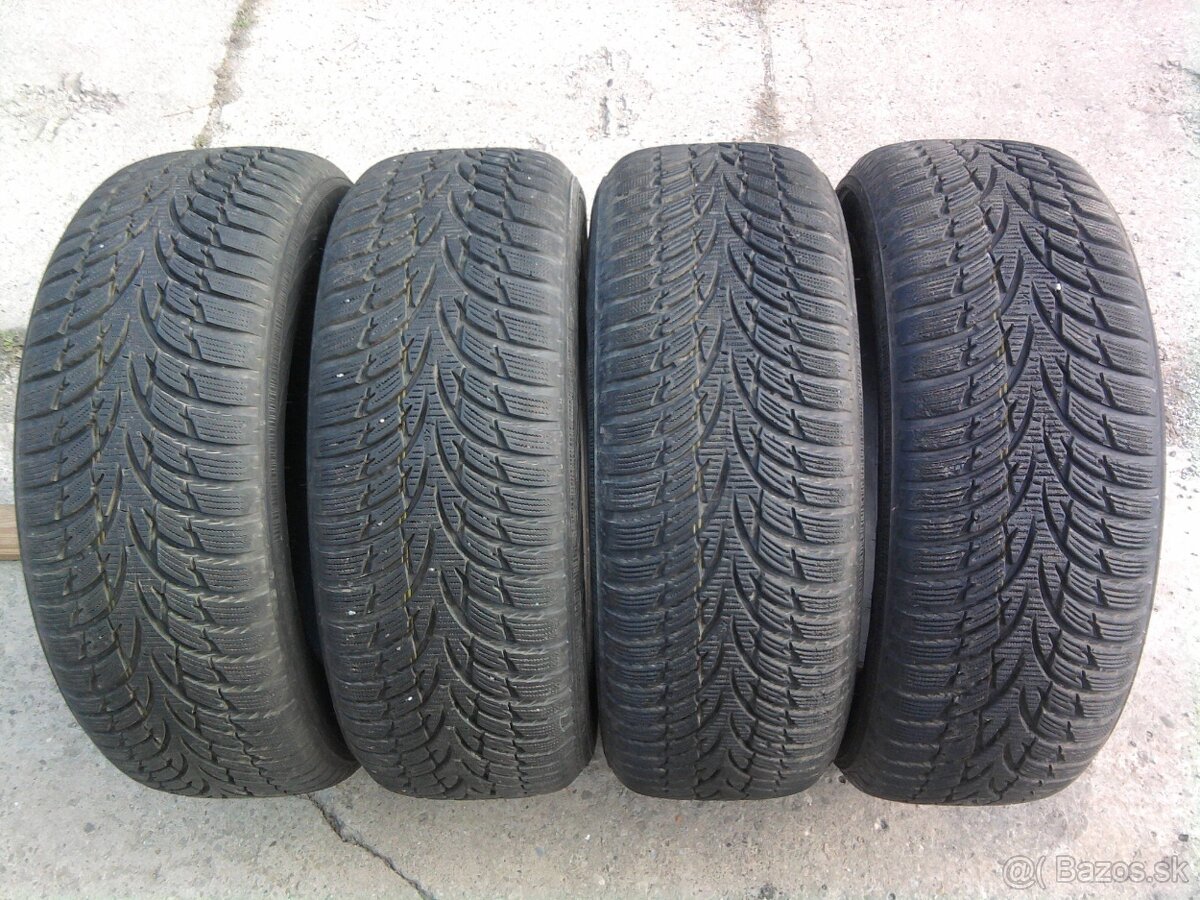 Predam zimne pneu 215/60 R16 nokian