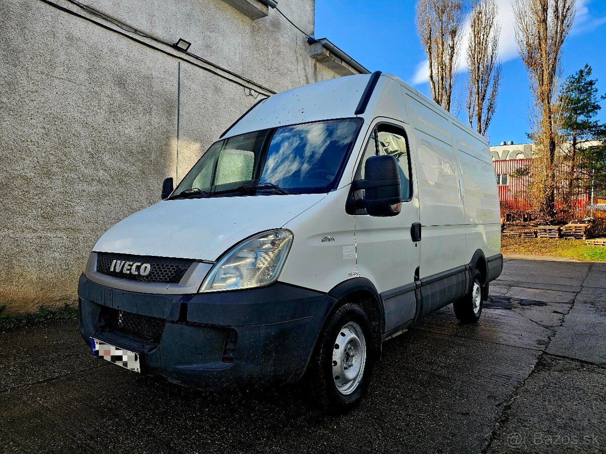 IVECO DAILY 2.3HPI ●