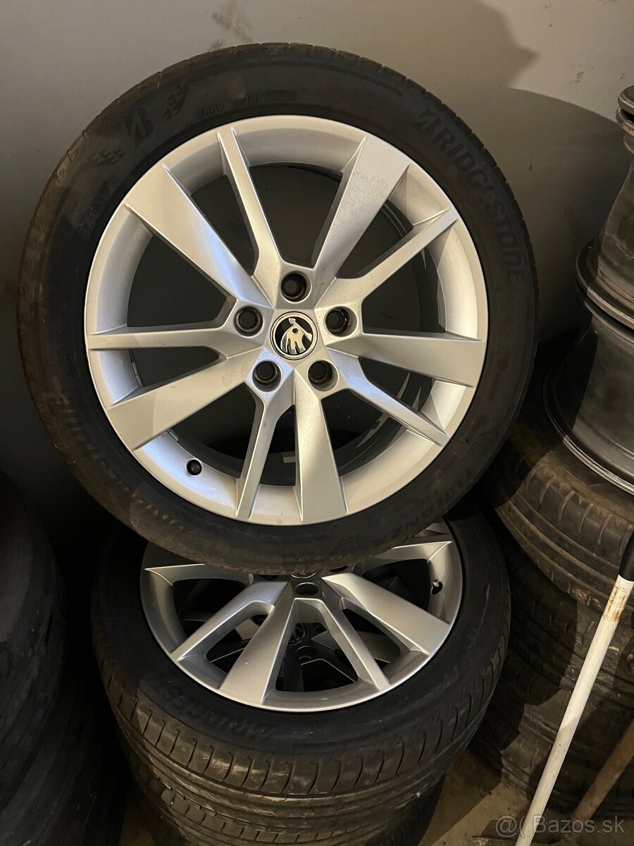 5x112 R17 Original Škoda 225/45 Bridgestone Turanza