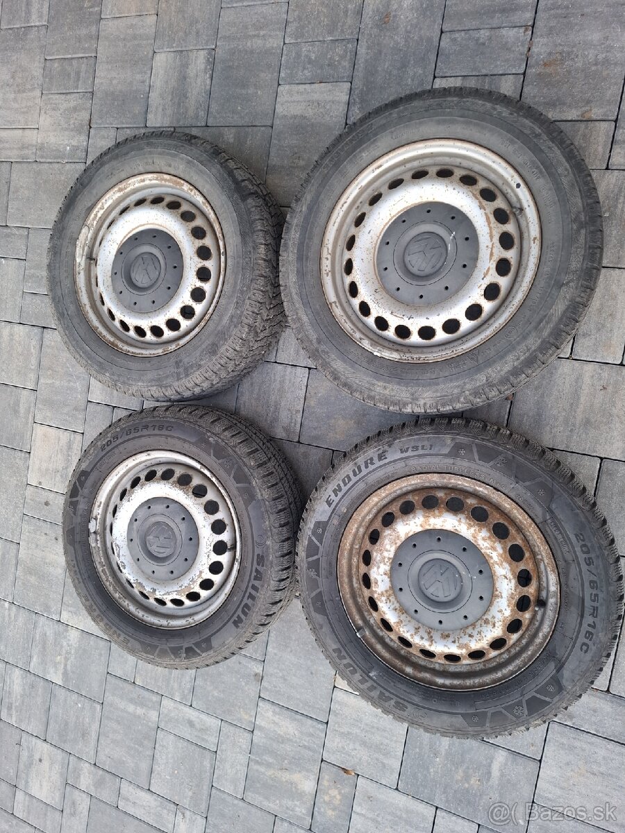 5x120 205 65 r16c 107/105T