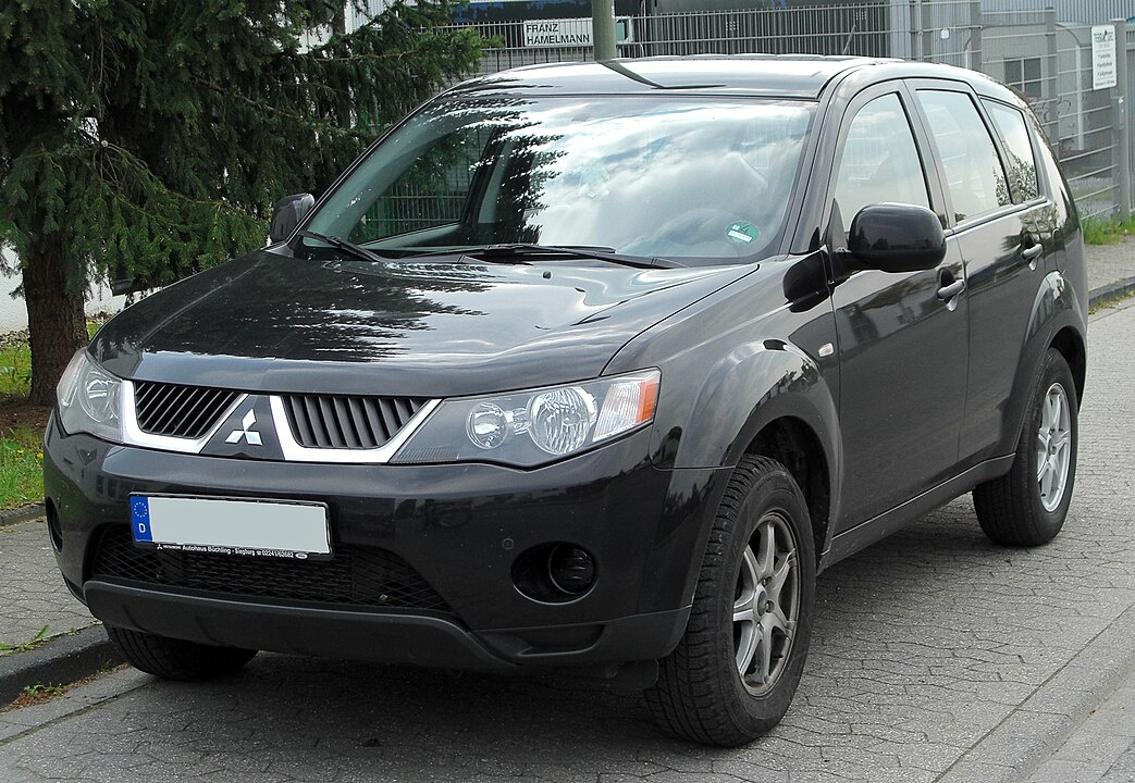 rozpredam Mitsubishi Outlander 2.2 di-d instyle 115kw rv2009