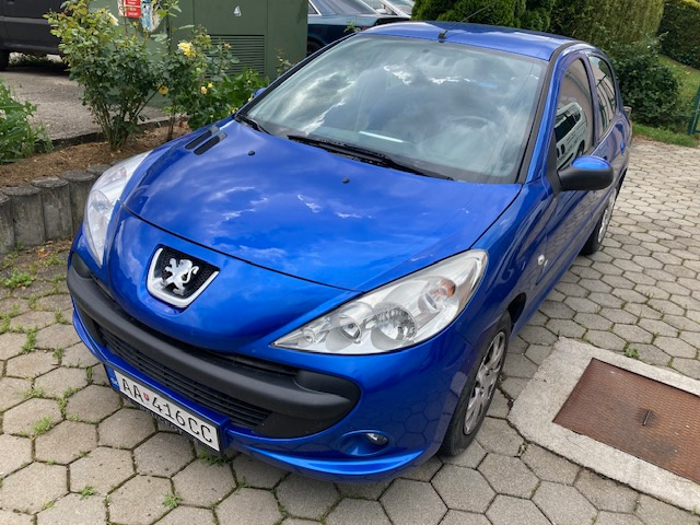 Peugeot 206+  63000km 1,4 benzín