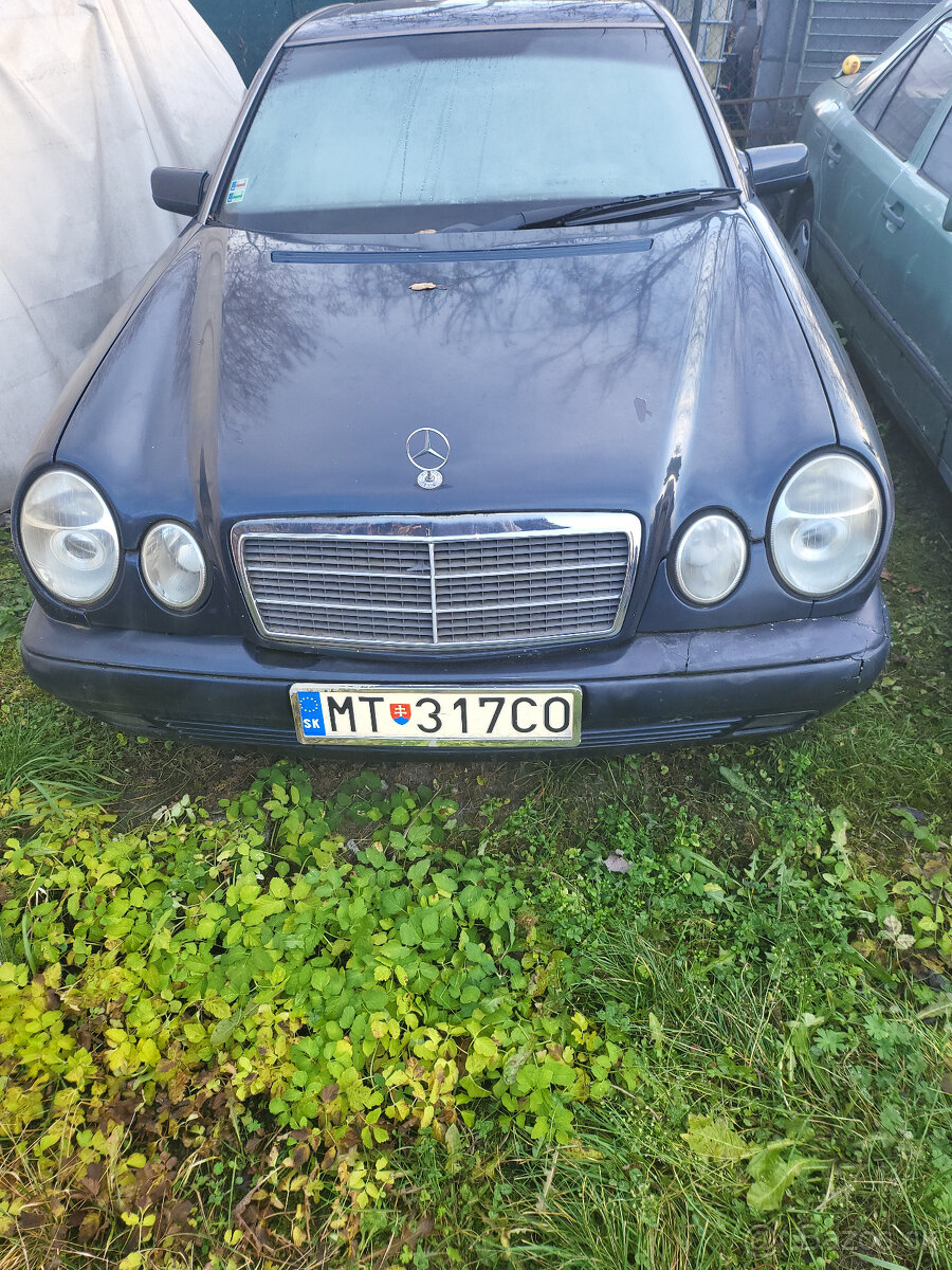 Mercedes E220