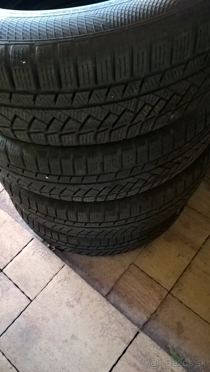 4 ks ZIMNÉ 215/65 R17 99H CONTINENTAL cca 5-6 mm DOT 4218