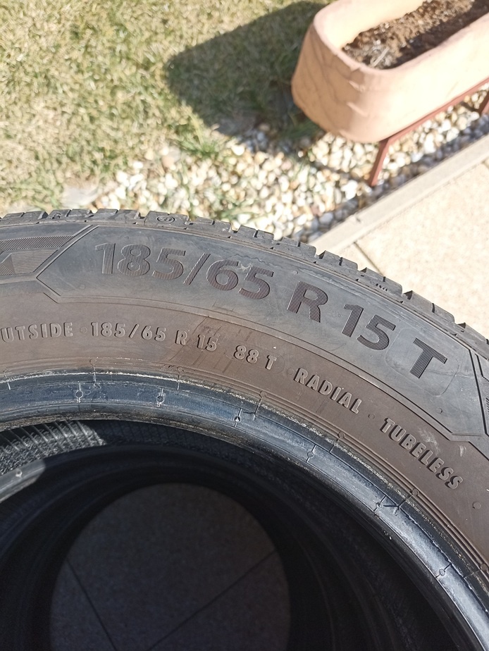 Sada pneumatík Barum Bravuris 5 -  185/65 R15