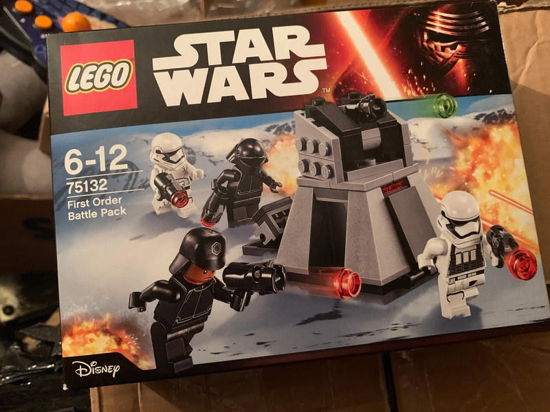 LEGO Star Wars Bojový balíček Prvého rádu 75132