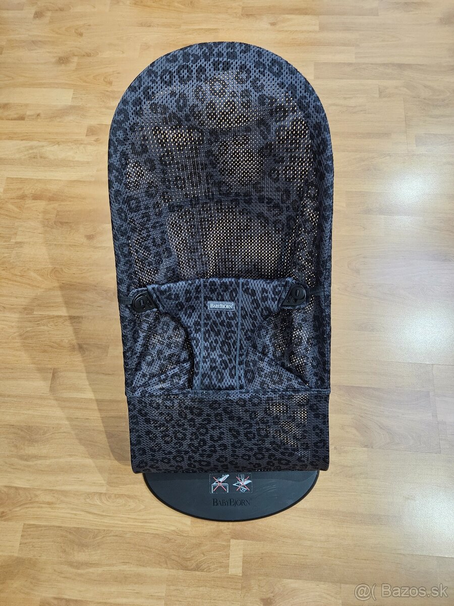 Lehátko Babybjörn leopard mesh