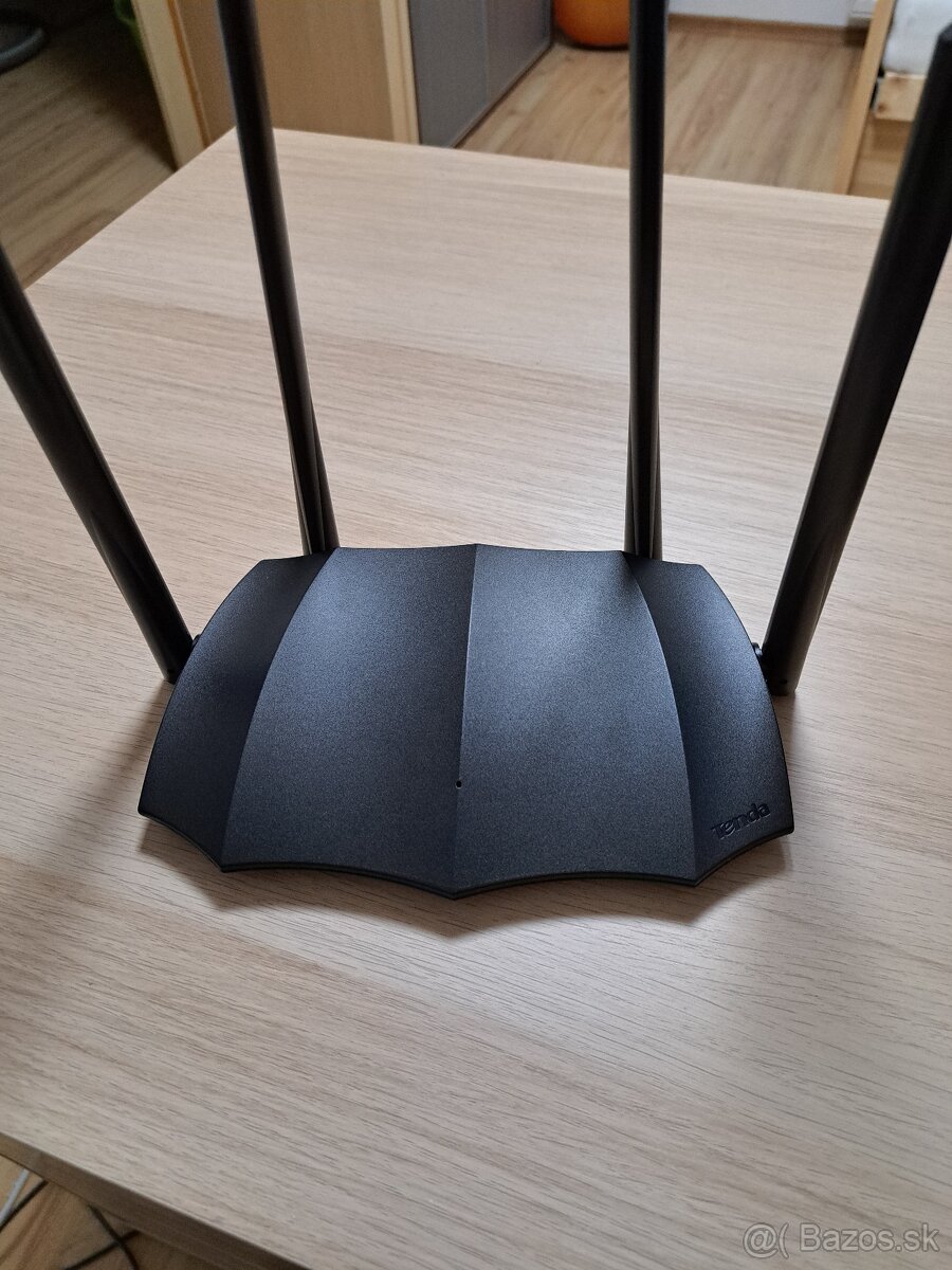 Predám router tenda AC1200 dual band