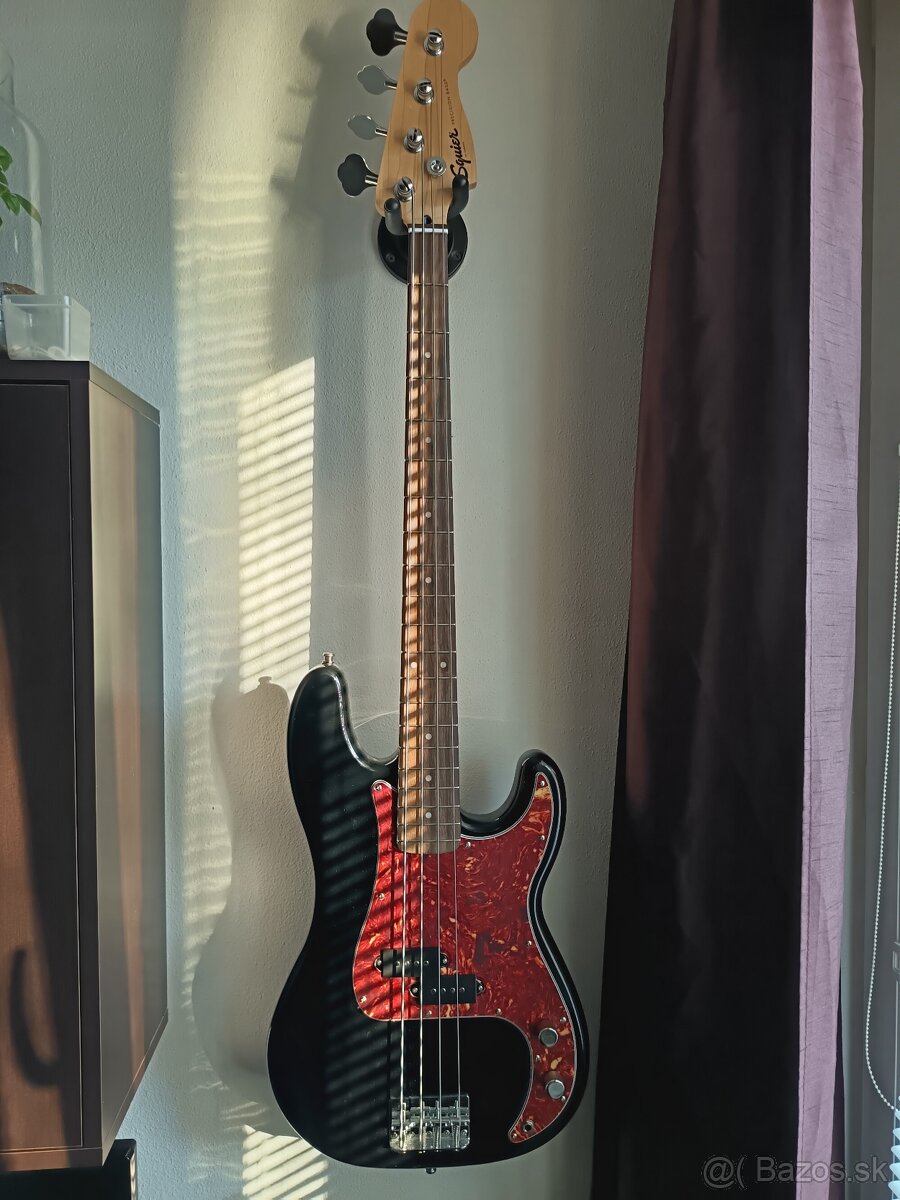 Precision Squier bass