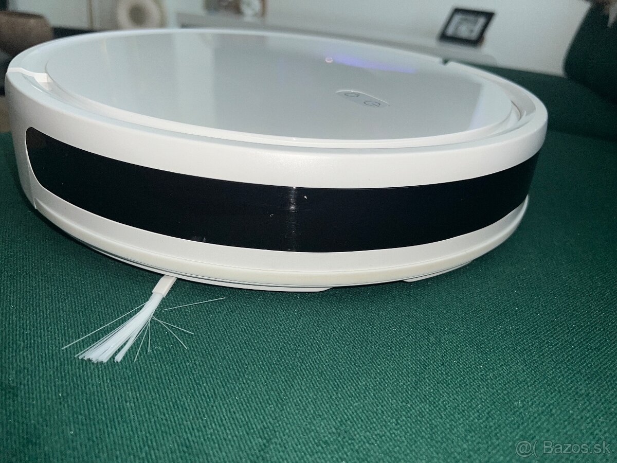 ZARUKA  este 1,5 roka  XIAOMI MI ROBOT VACUUM