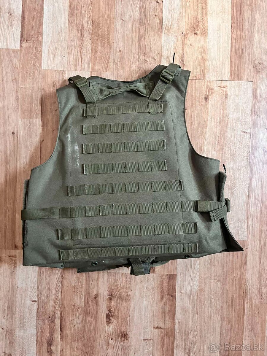 airsoft zbraň + výbava