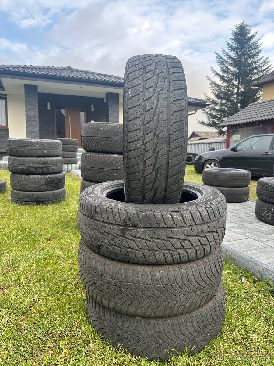 Predam zimne 215/60 R17 pneumatiky