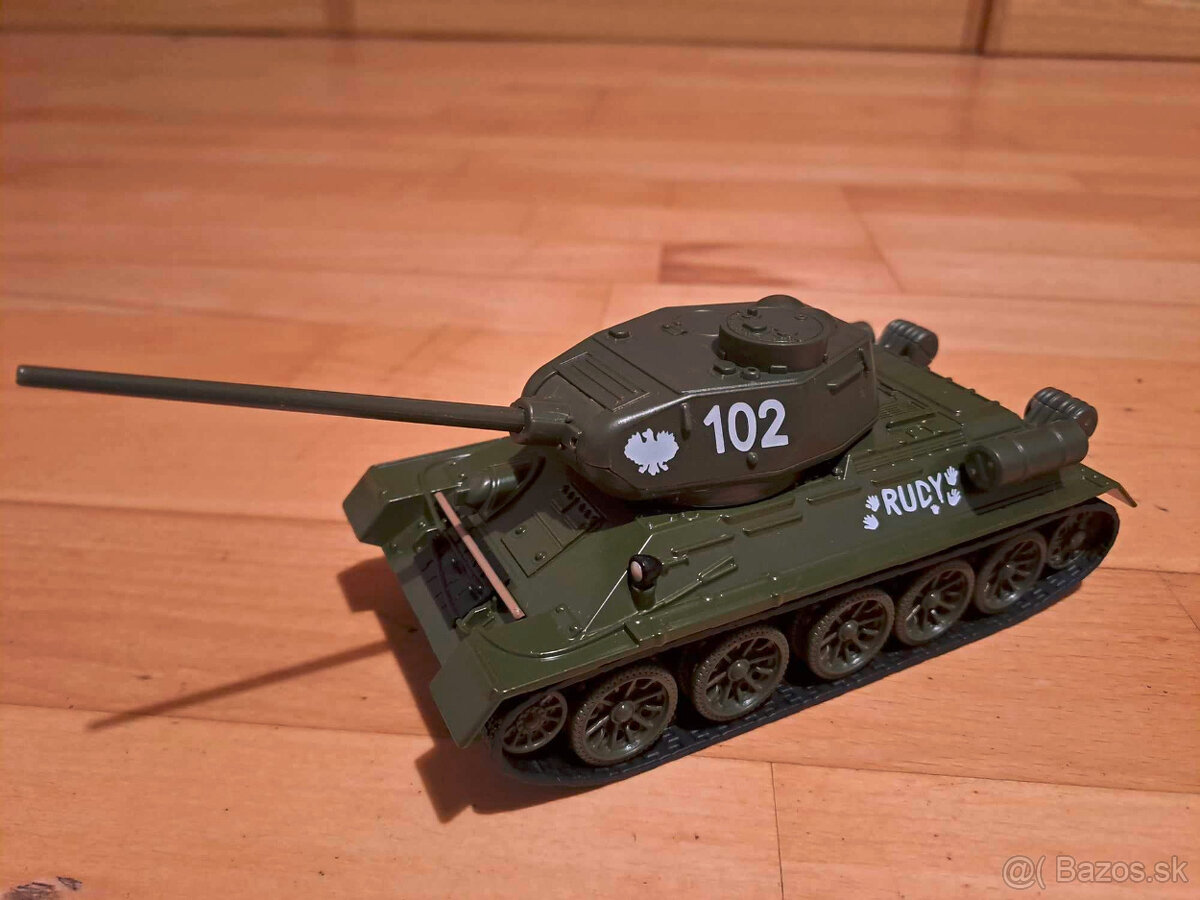 Tank T-34-85 1:43 (Štyria tankisti a pes)