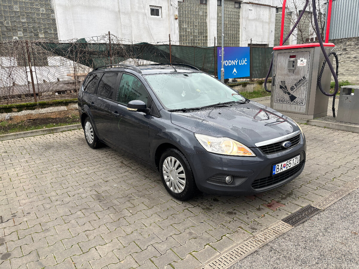 Ford Focus 2010 kombi 1.6 benzín