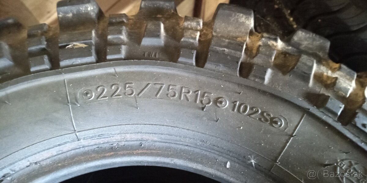 T3 225/75 R15