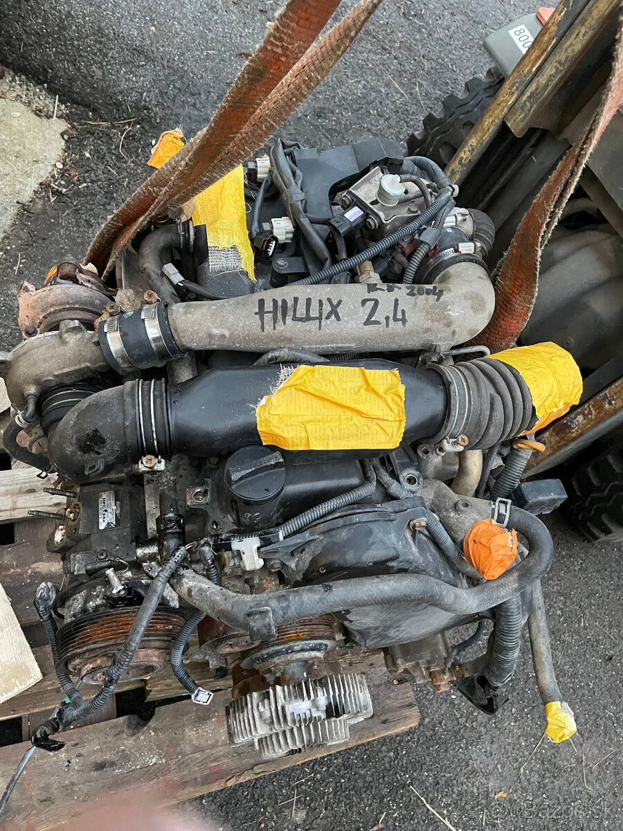 Toyota HILUX motor