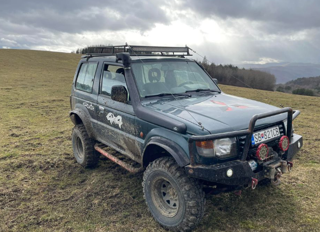 Mitsubishi Pajero 2.5