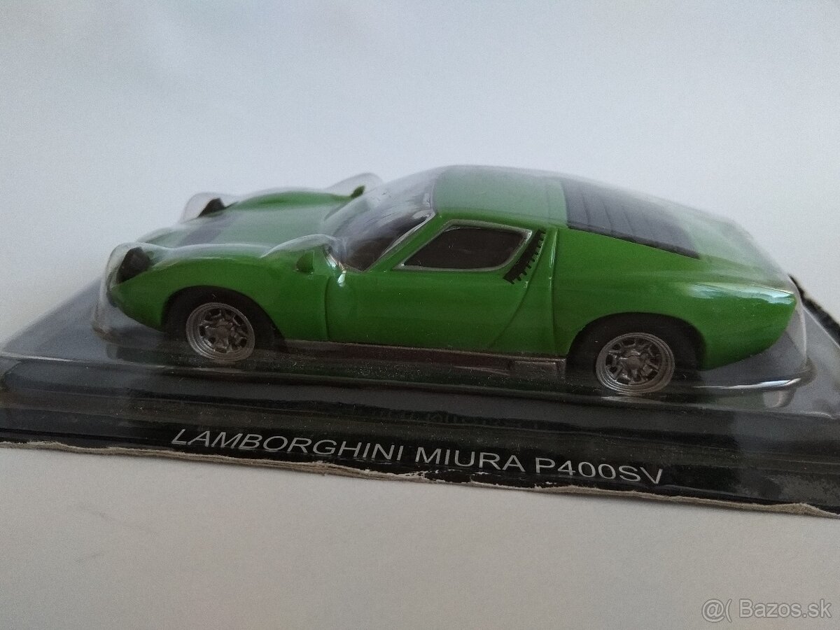 Predam modely športových aut 1:43.