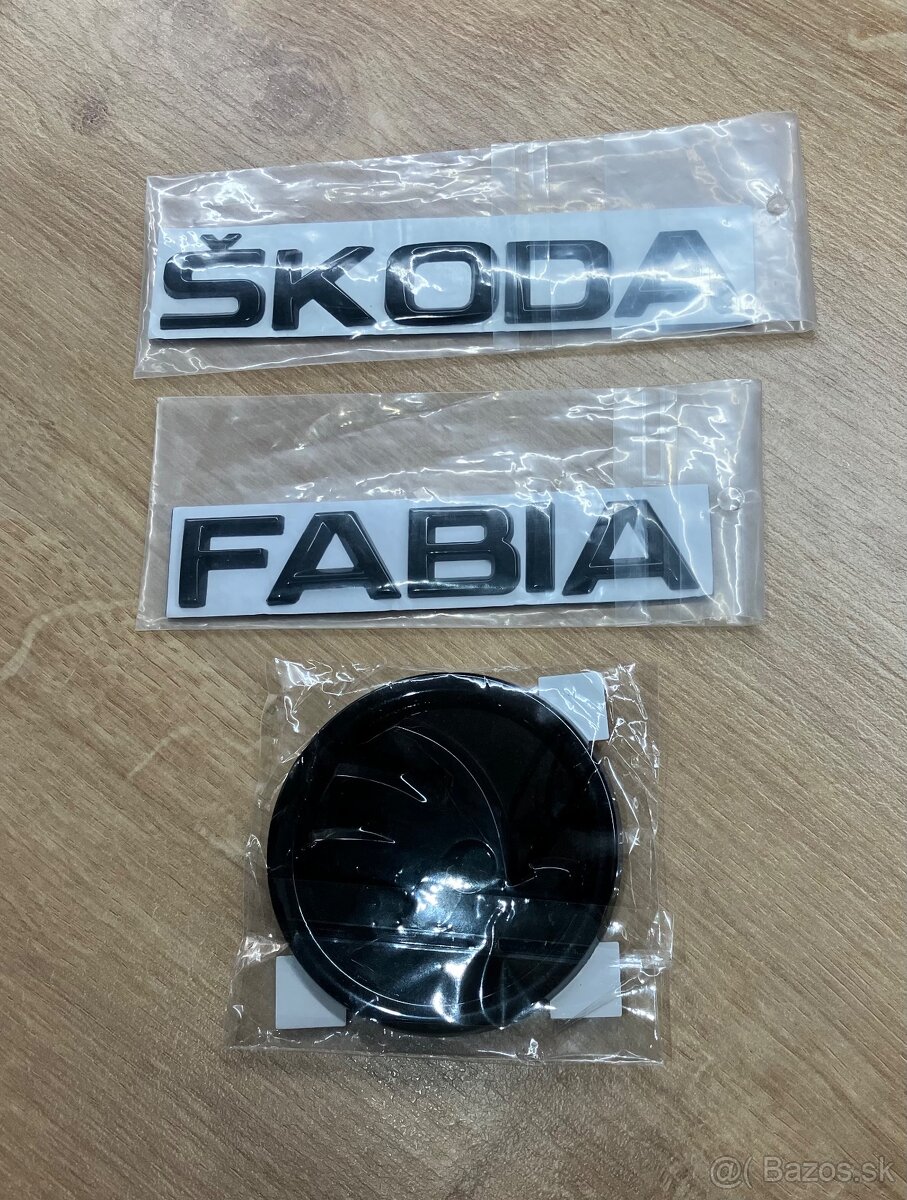 Škoda nápisy + logo na zadnú kapotu Fabia 3