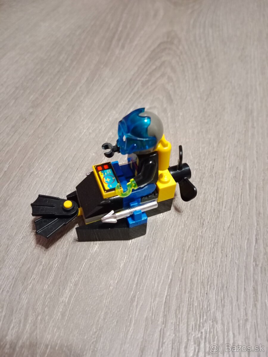 Lego vodný skúter