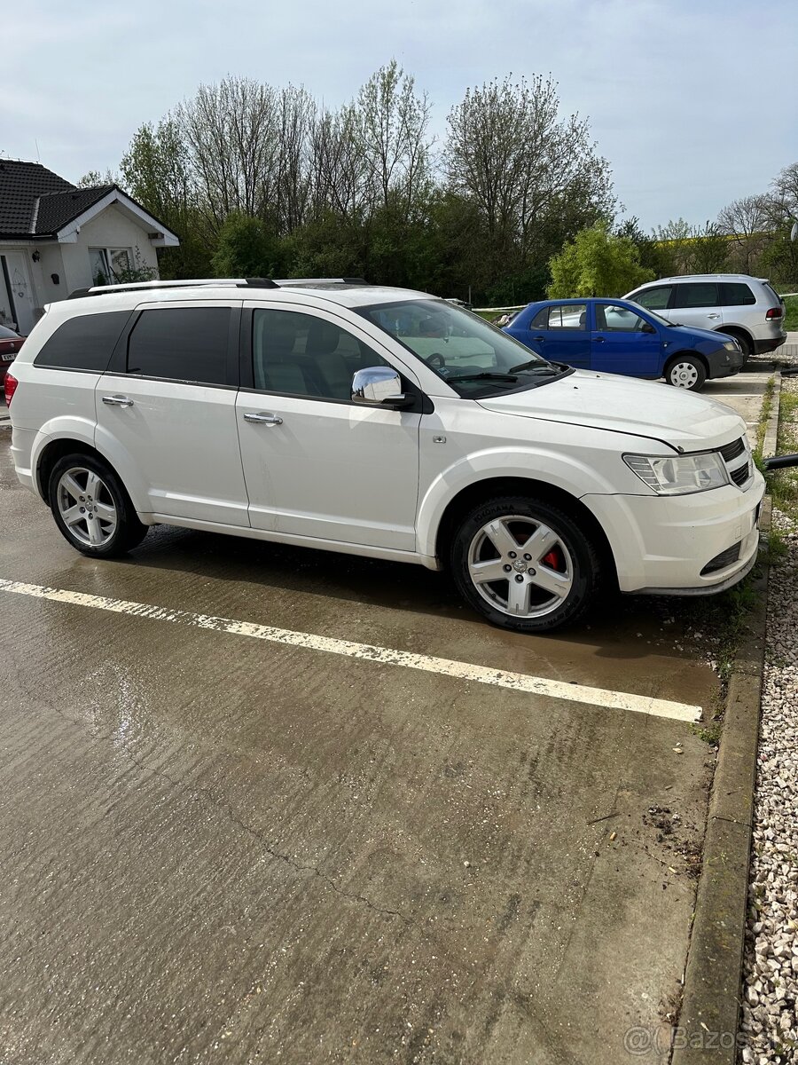 Rozpredam DODGE JOURNEY 2,0 CRDI