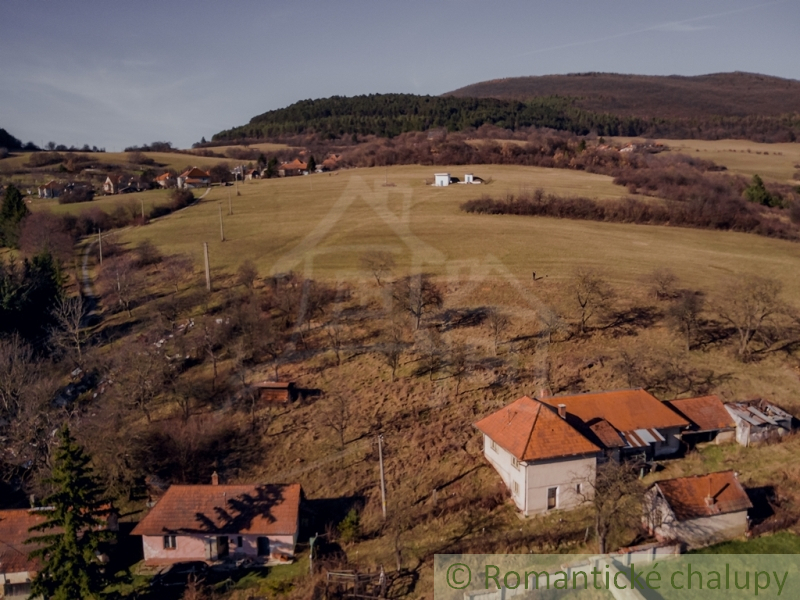 Dom s krásným 1,5hektárovým pozemkom s výhľadmi na okolie