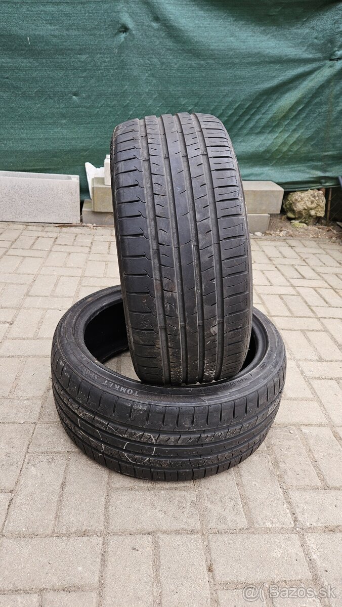 225/40 R18