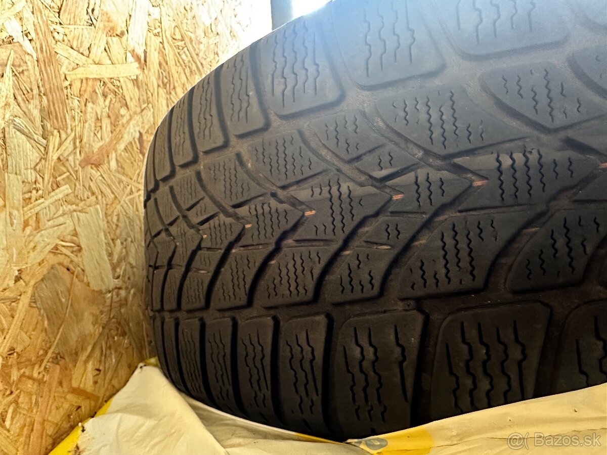 Zimne pneu dunlop 225/60 r17