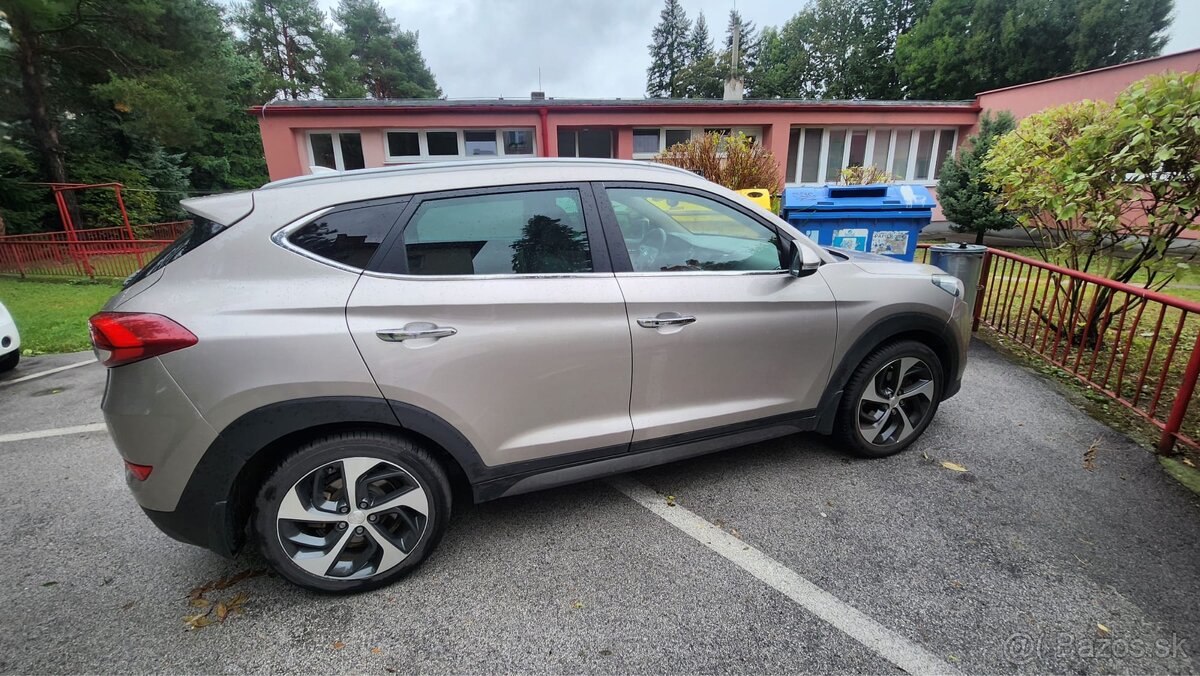 HYUNDAI TUCSON