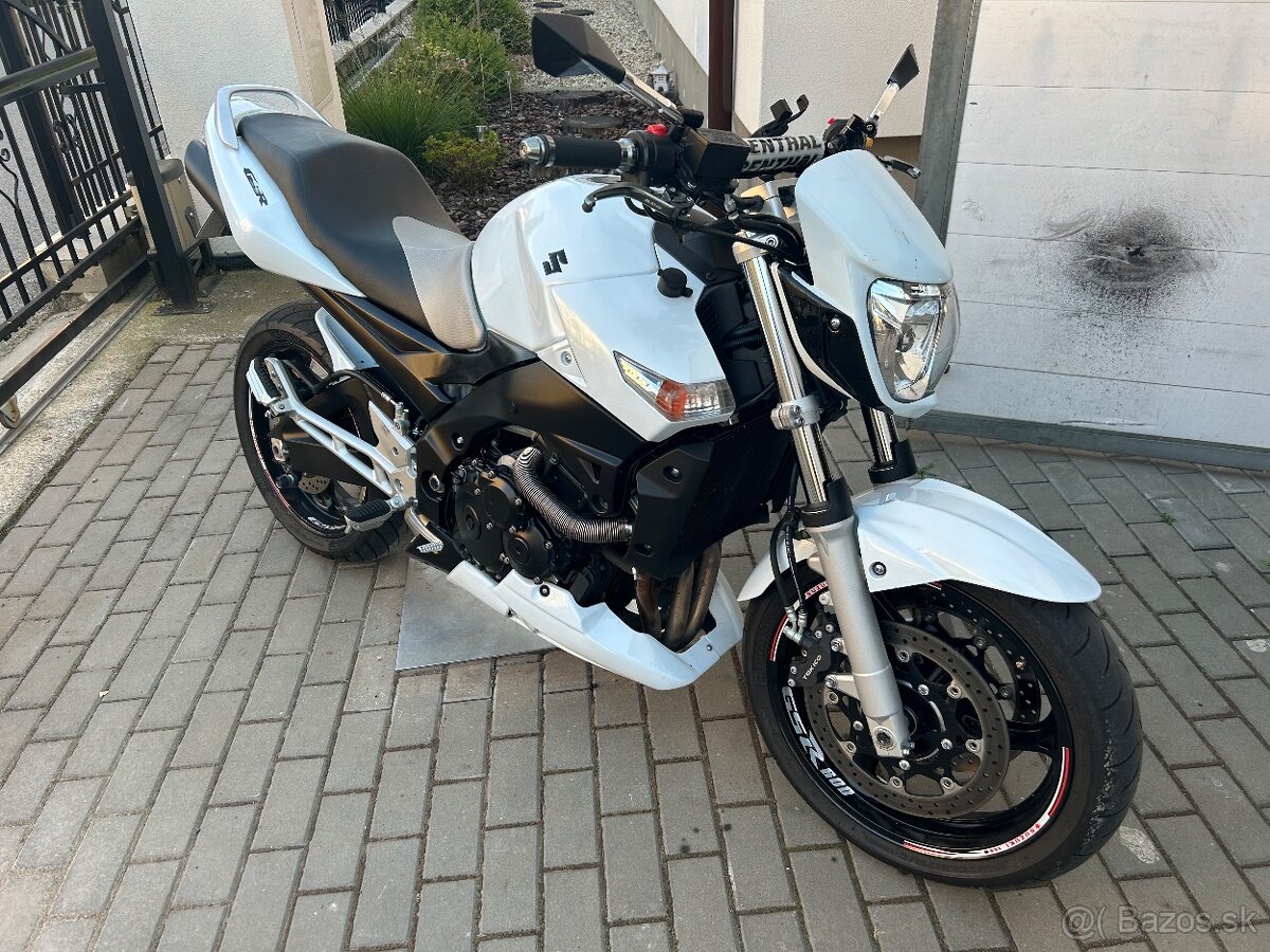 Suzuki gsr600