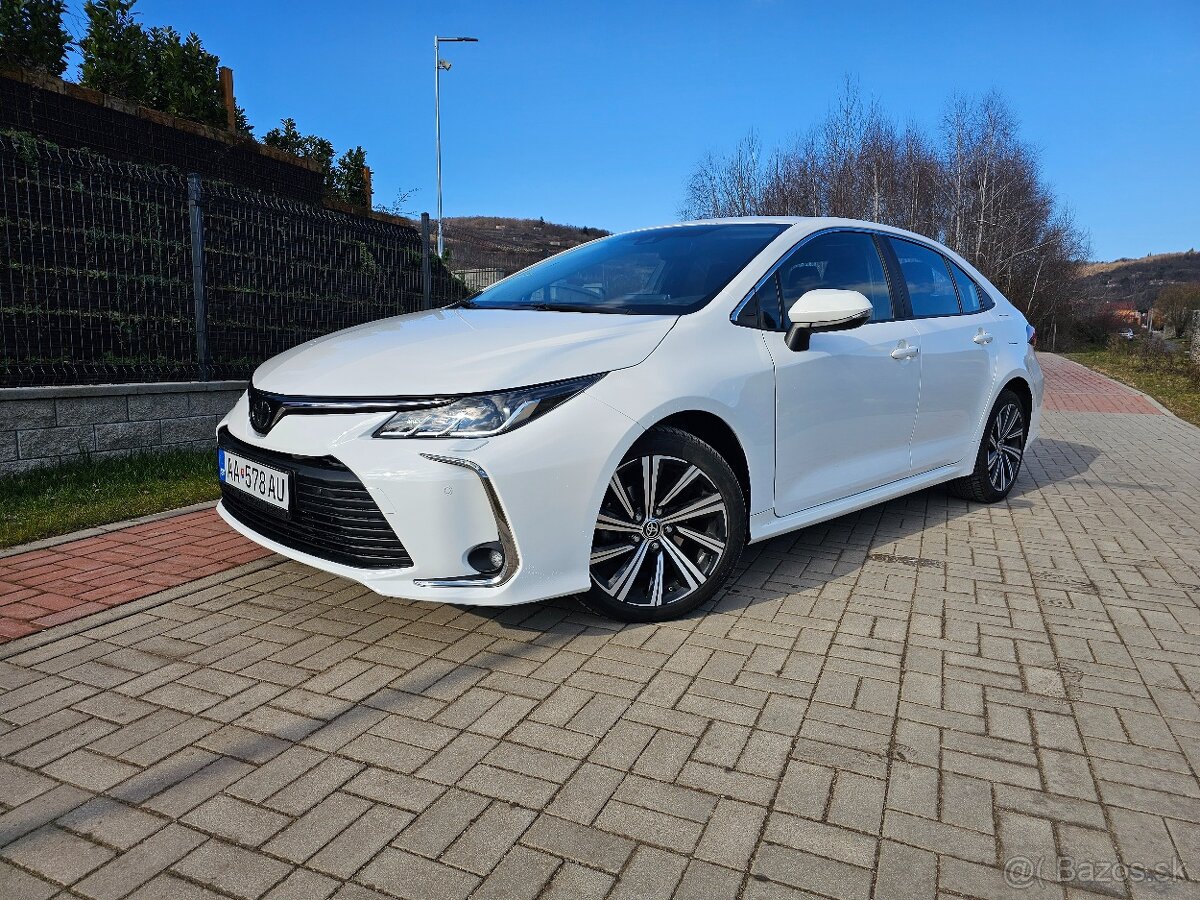 TOYOTA COROLLA 1.5 DYNAMIC FORCE  AUTOMAT