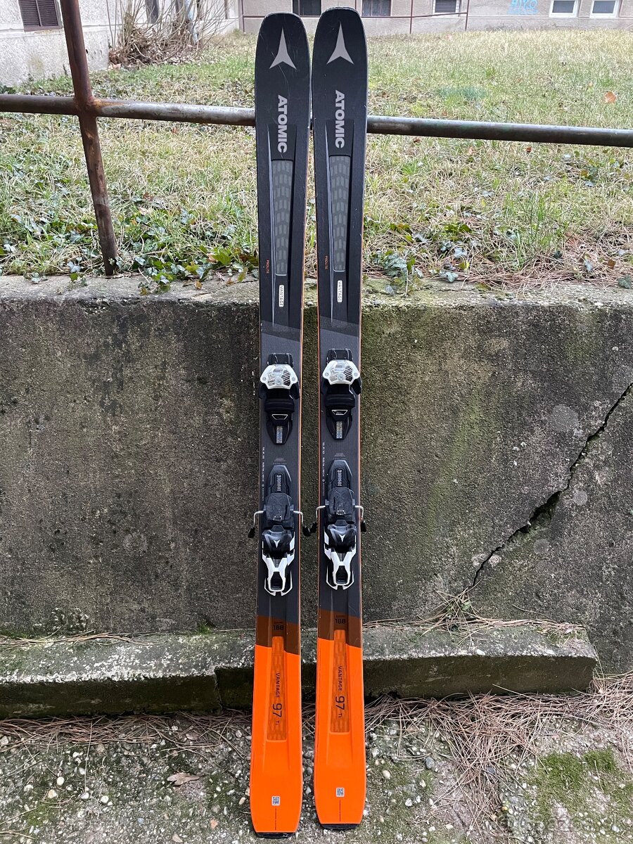 Lyže Atomic Vantage 97 TI Black/Orange 19/20