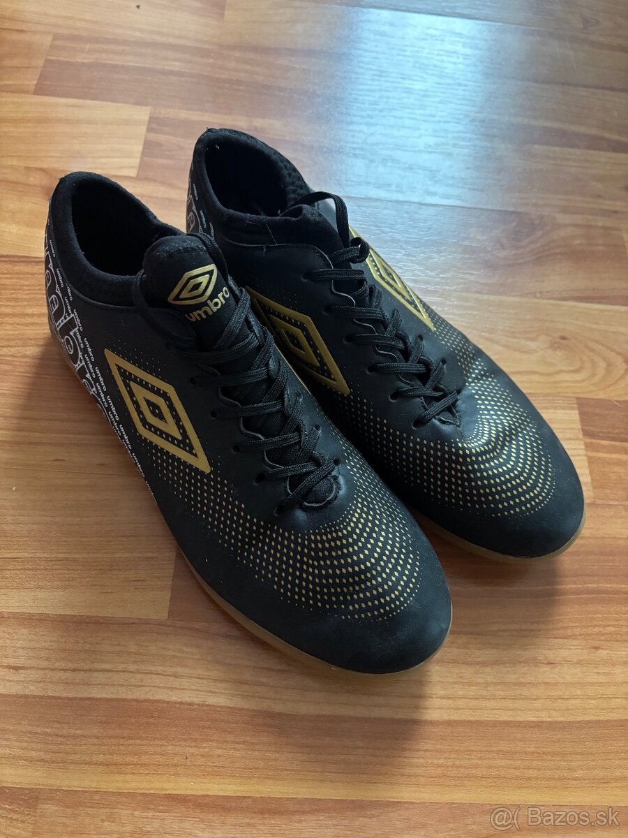 halovky Umbro