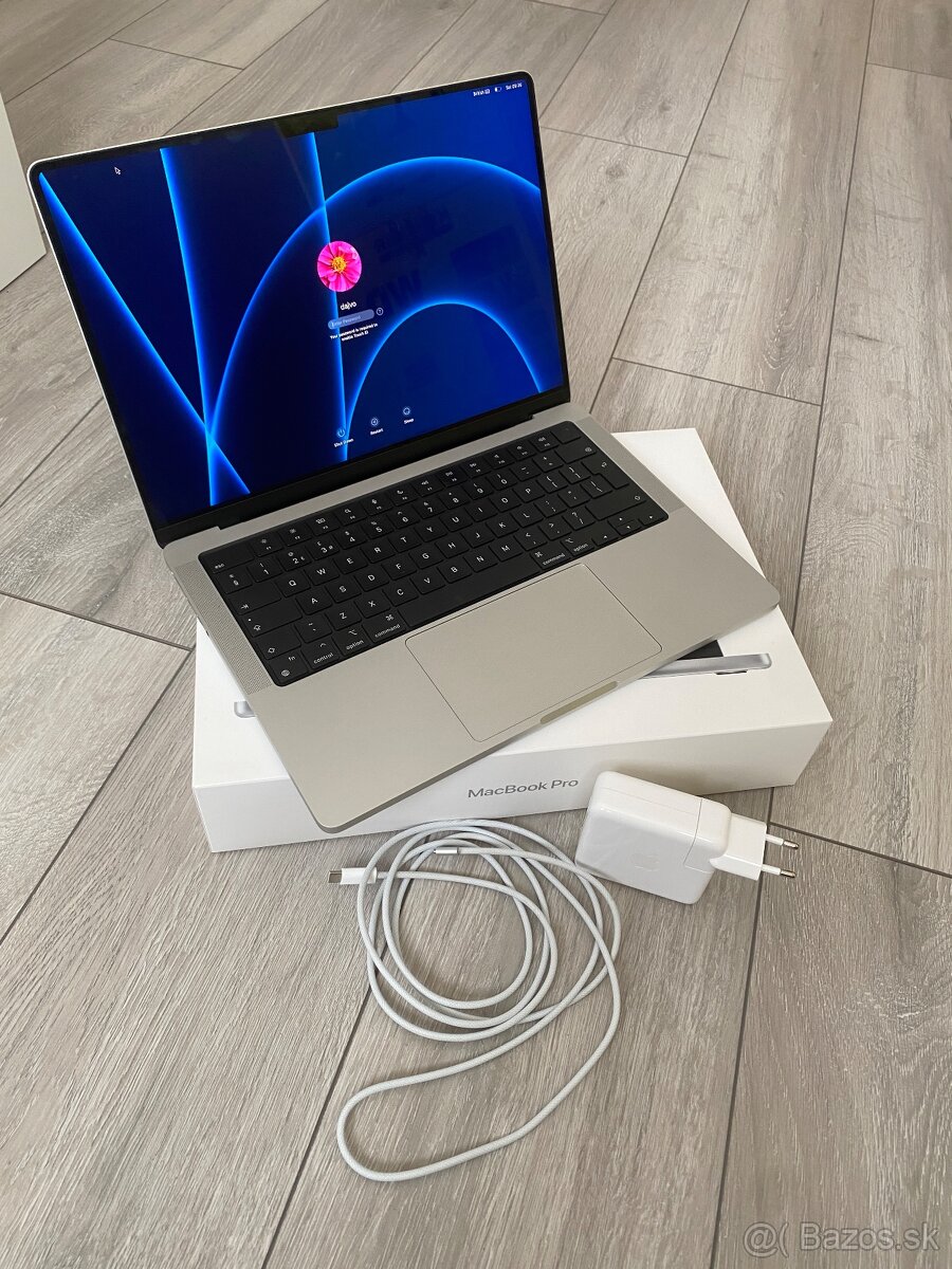 Apple macbook 14”pro M1