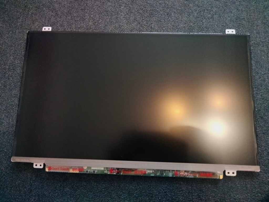 predám 14" LED SLIM display z notebooku ,40pin HD+ ,LP140WD