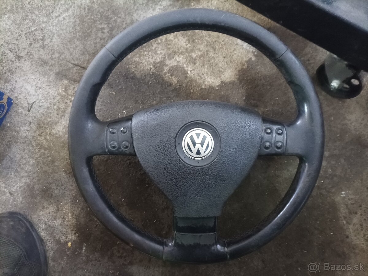 Multifunkčny volant a airbagom Volkswagen