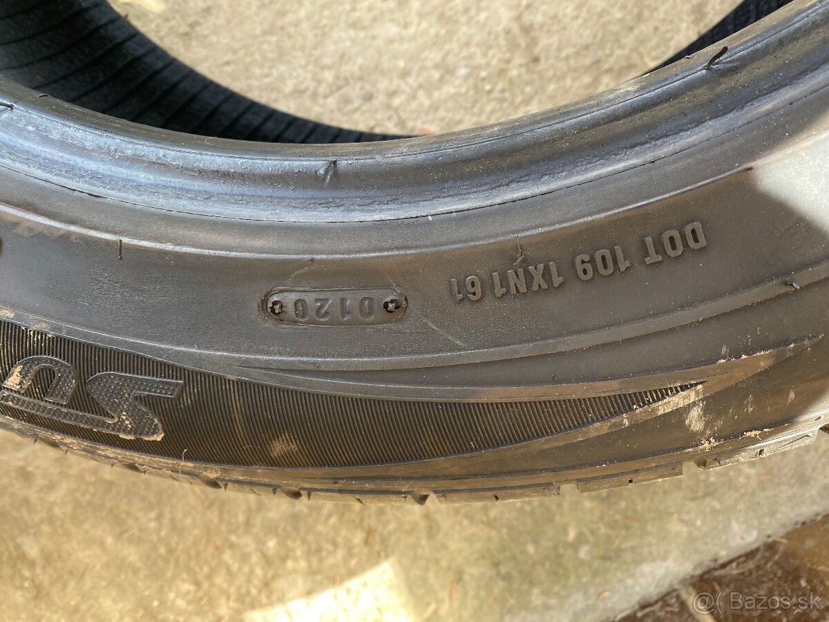 235/55R19 celoročne pneumatiky