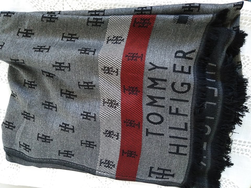 šal Tommy Hilfiger